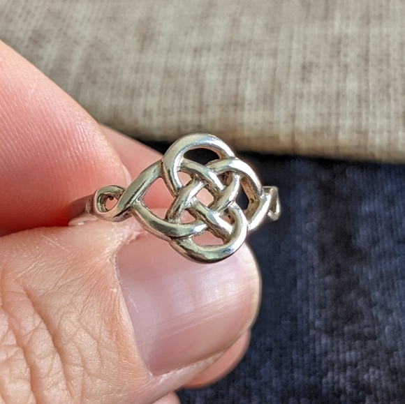 unbranded Jewelry - Vintage Sterling Silver Filigree Shield Ring Size 6 .925 Thailand